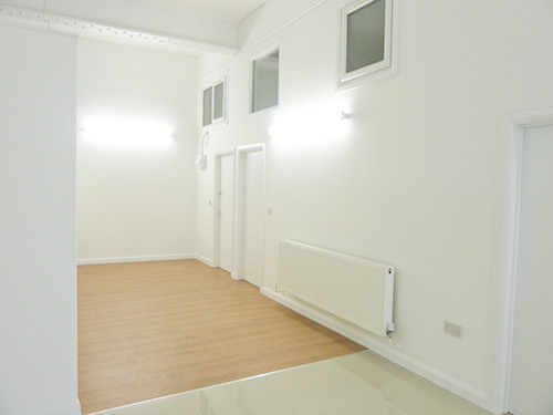 ground floor live work unit available with 3 rooms in EN5 High Barnet